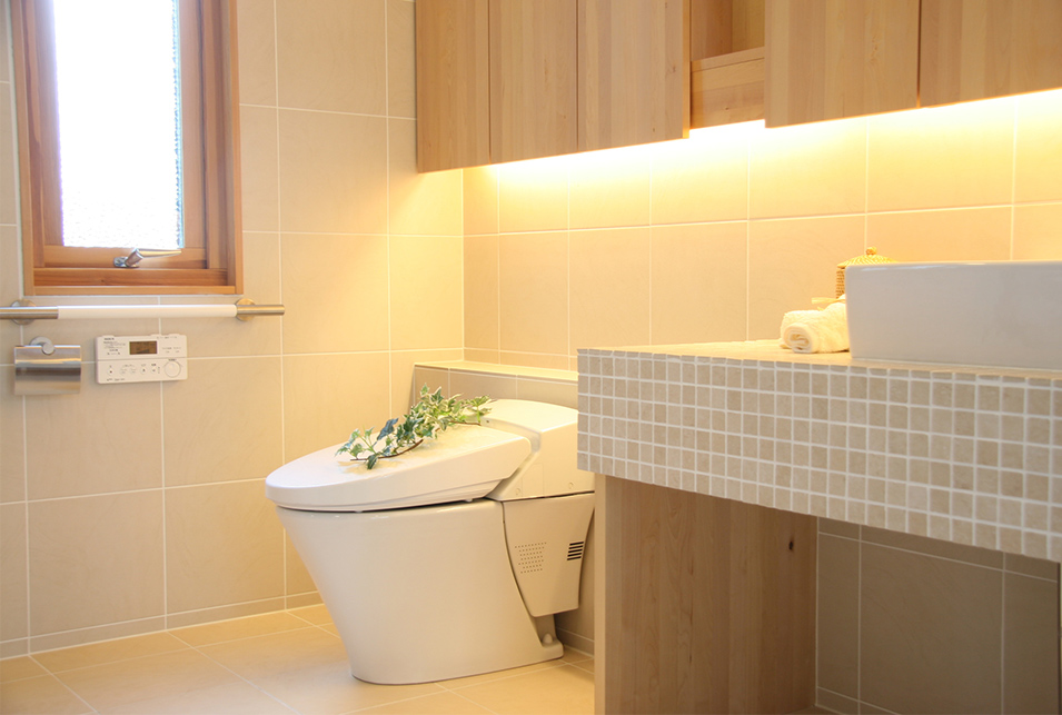 鹿児島市 LIXILタンク付トイレ！ ウォシュレット付！